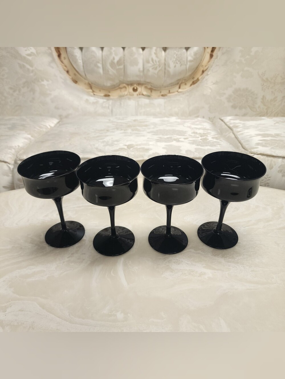 Set Of 4 black glass champagne Wine coupe Glasses